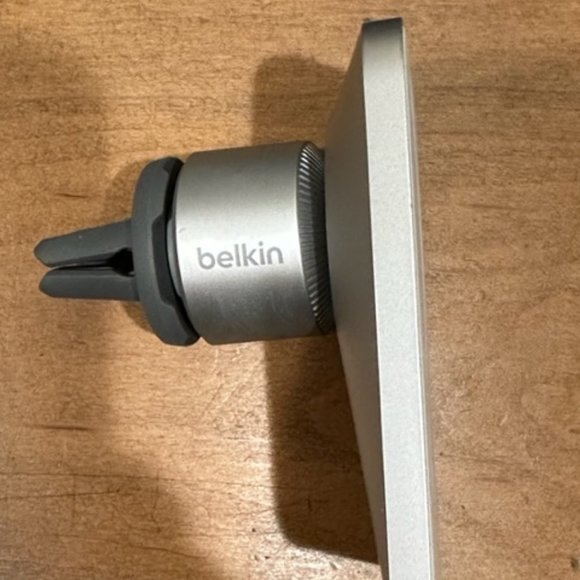 Belkin Mag Safe iPhone Holder for Car Air Vent - Picture 1 of 3